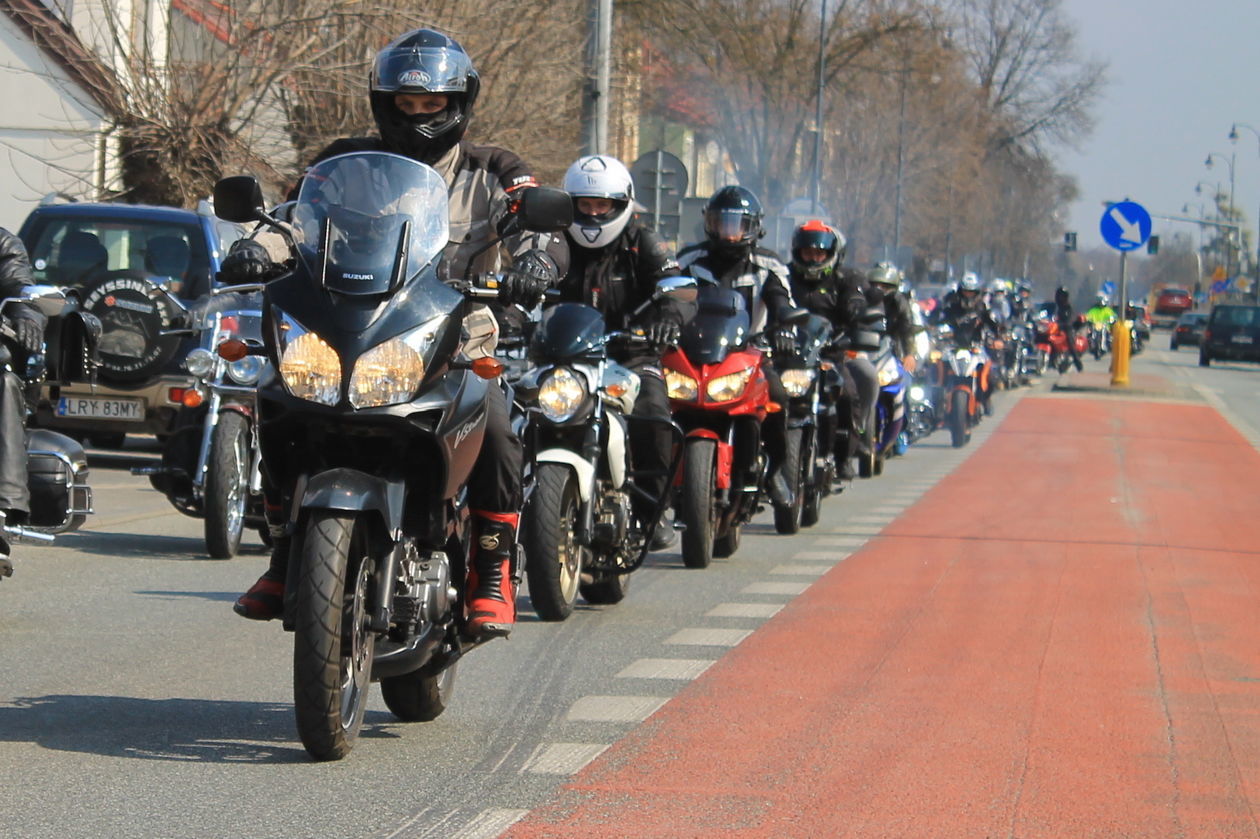  Motocykliści rozpoczęli sezon, w Dęblinie i Stężycy (zdjęcie 95) - Autor: Radosław Szczęch