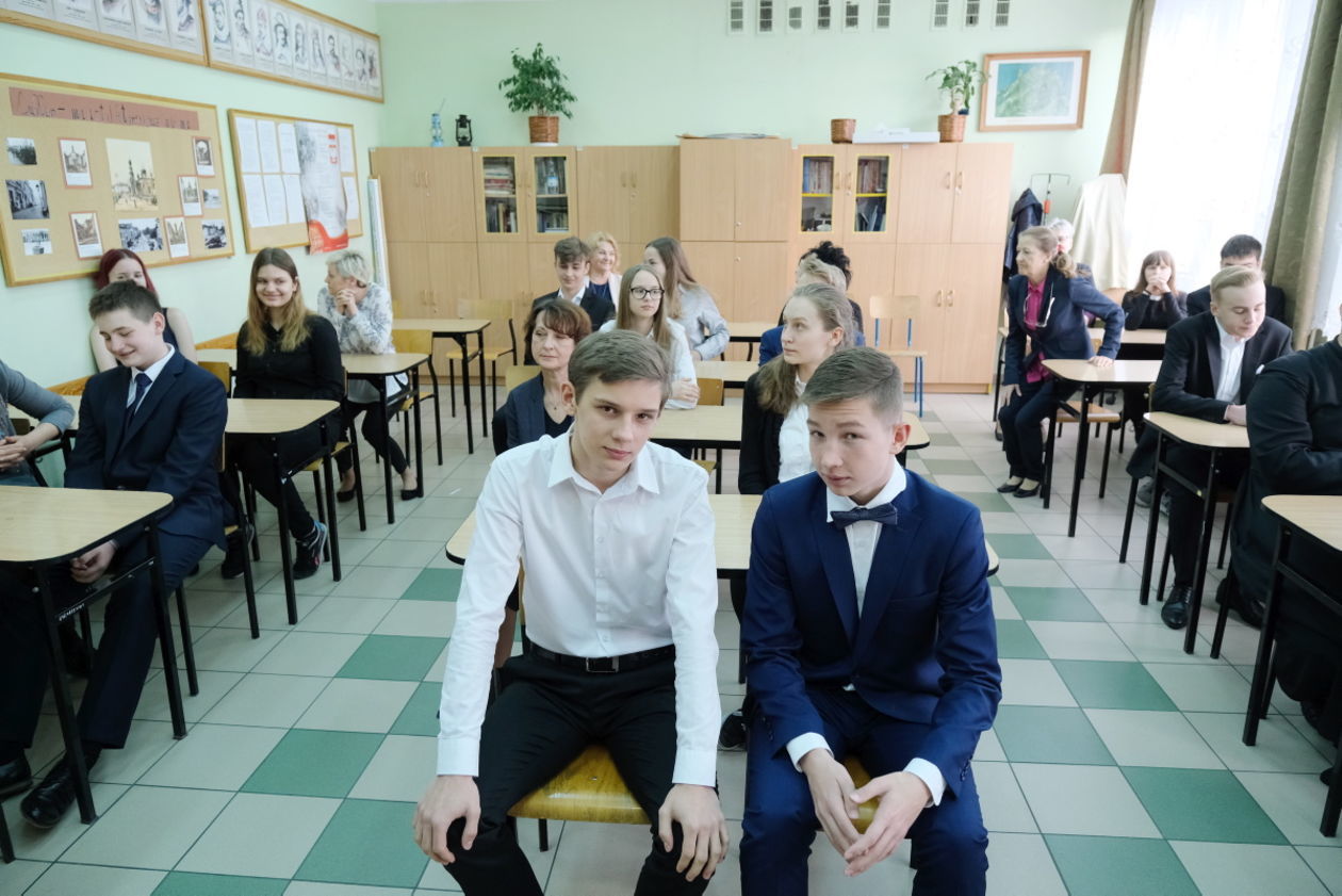  Egzamin gimnazjalny w SP nr 16 (zdjęcie 1) - Autor: Maciej Kaczanowski