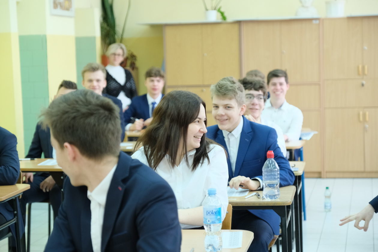  Egzamin gimnazjalny w SP nr 16 (zdjęcie 1) - Autor: Maciej Kaczanowski