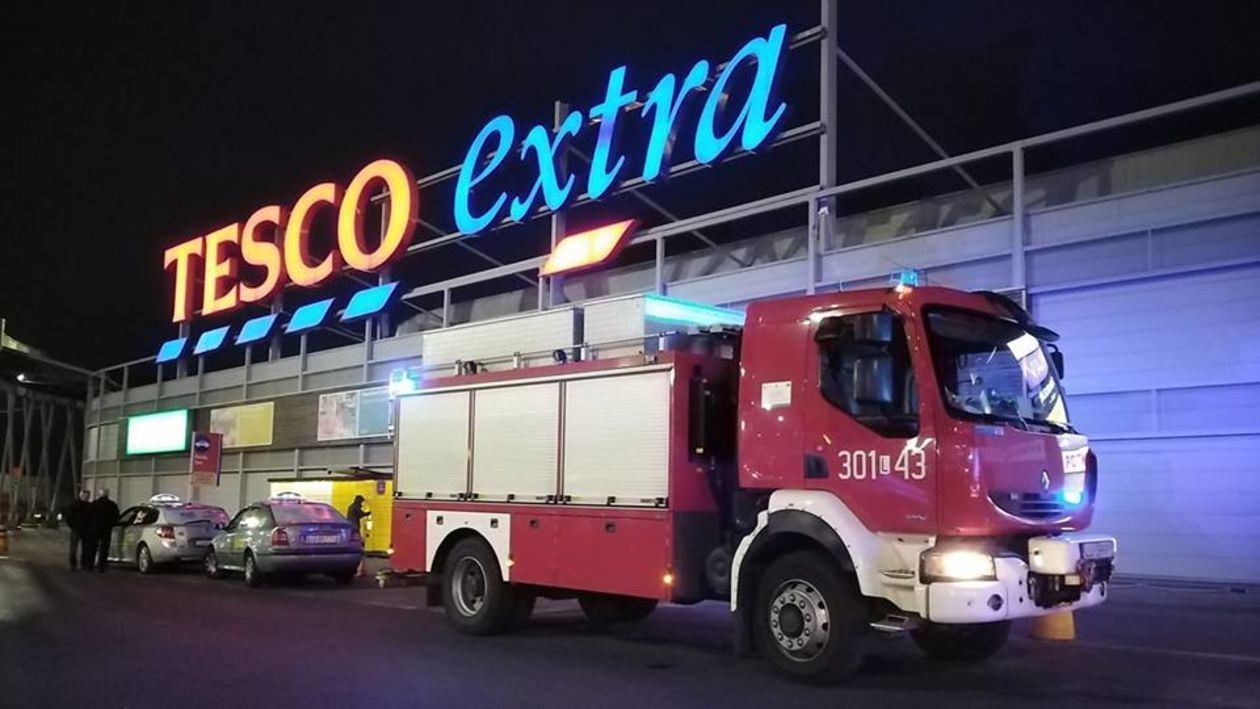 Akcja straży pożarnej w Tesco