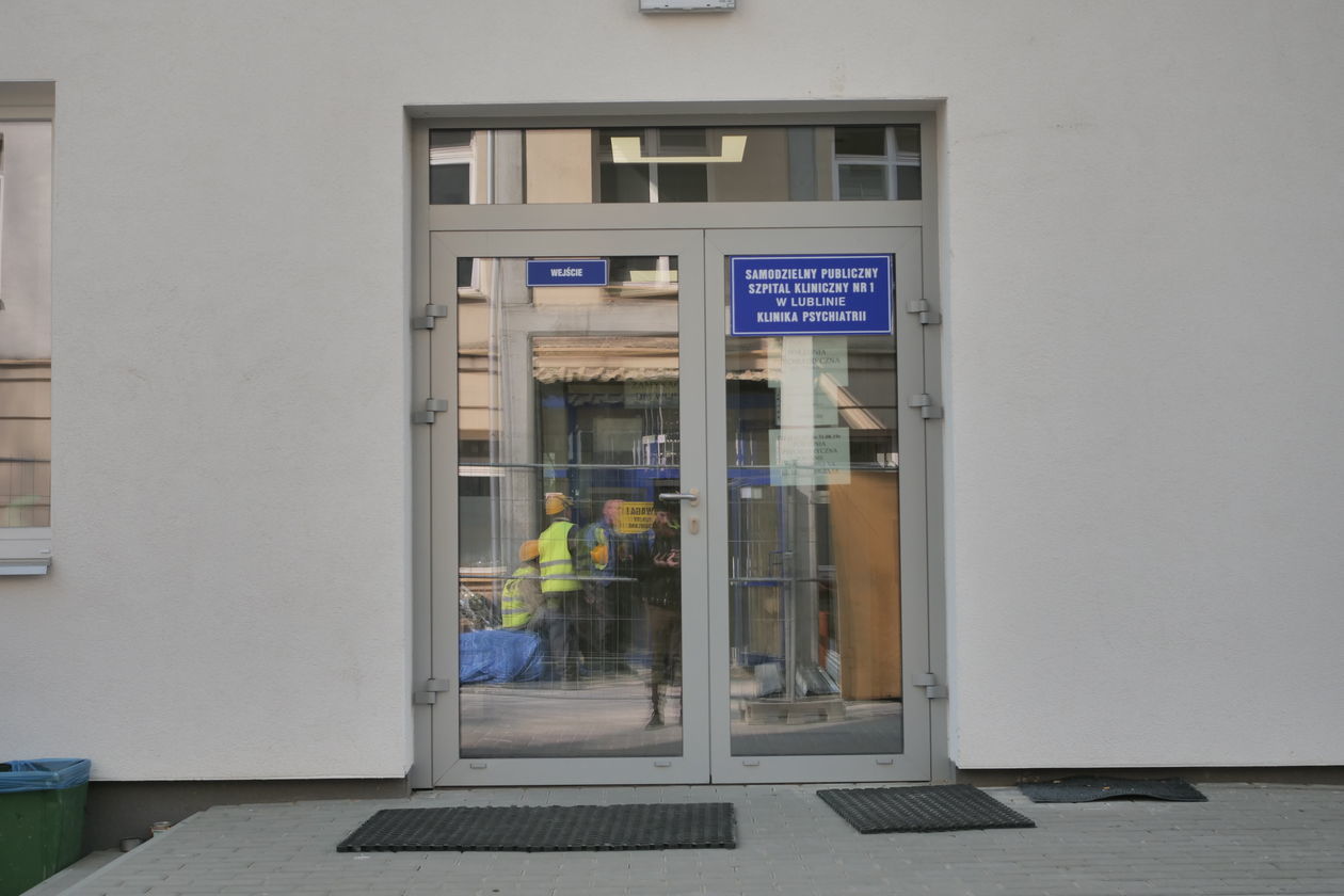  Nowy budynek kliniki psychiatrii SPSK1. W starym trwa przebudowa (zdjęcie 1) - Autor: Krzysztof Mazur