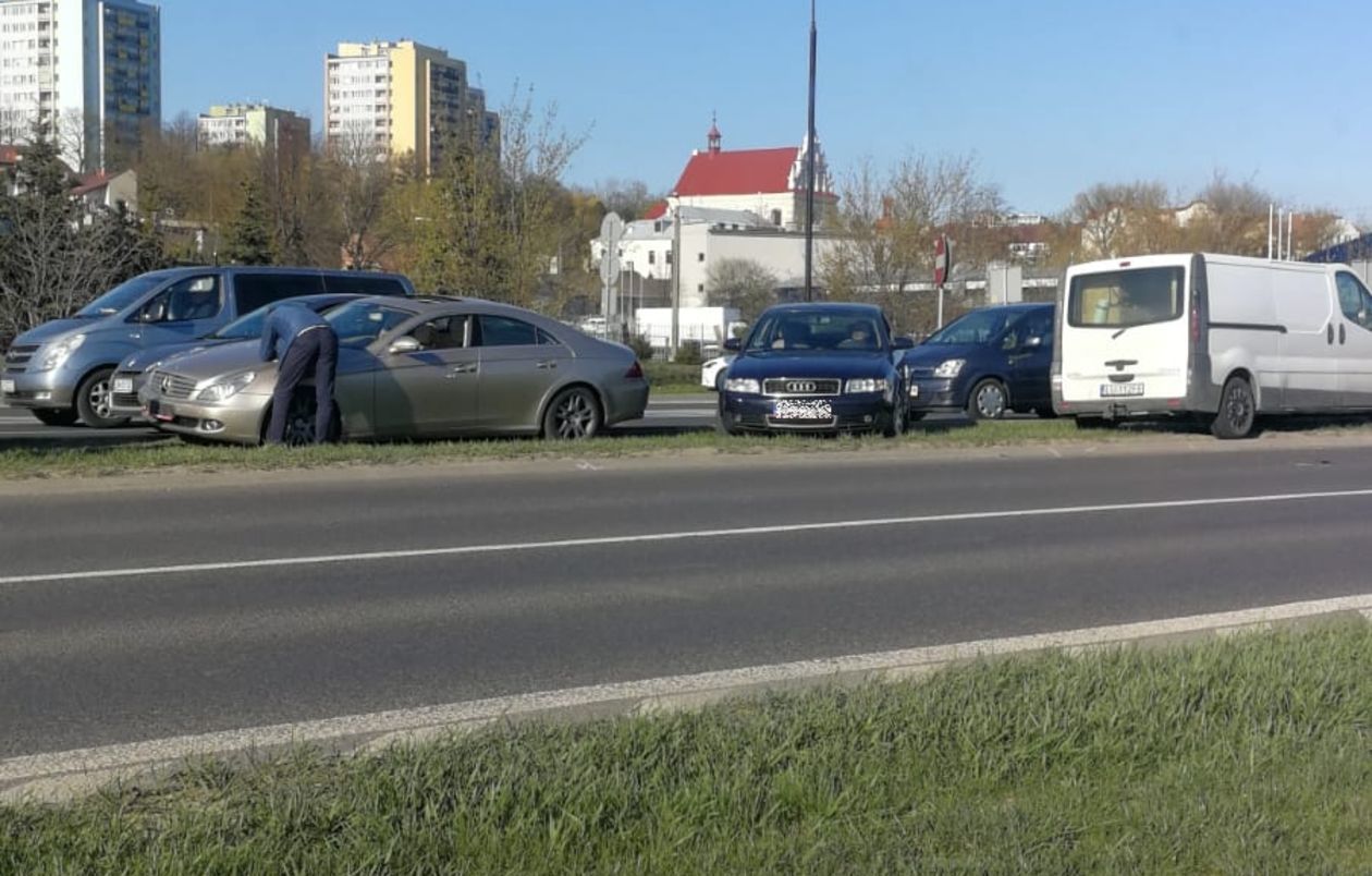  Wypadek na al. Tysiąclecia w Lublinie (zdjęcie 1) - Autor: czytelnik