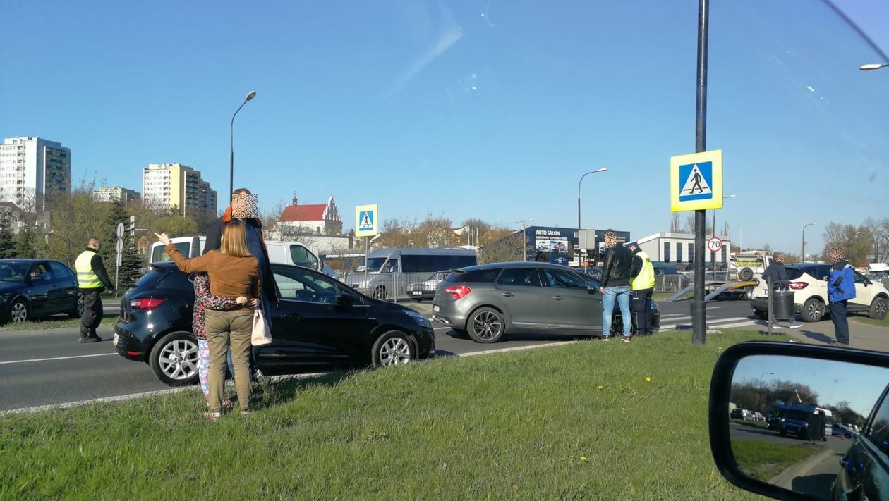  Wypadek na al. Tysiąclecia w Lublinie (zdjęcie 1) - Autor: czytelnik