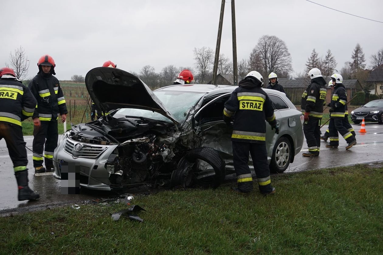  Wypadek w Wilkołazie 16.04.2019 (zdjęcie 1) - Autor: OSP KSRG Wilkołaz