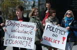 Manifestację nauczycieli w Lublinie poparli też uczniowie (zdjęcie 2)