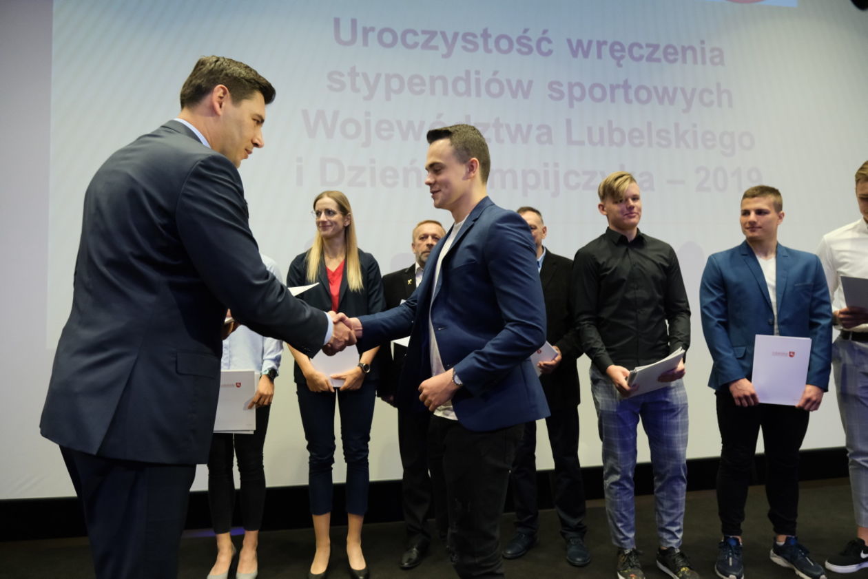  Dzień Olimpijczyka: wręczenie stypendiów sportowych Województwa Lubelskiego (zdjęcie 1) - Autor: Maciej Kaczanowski