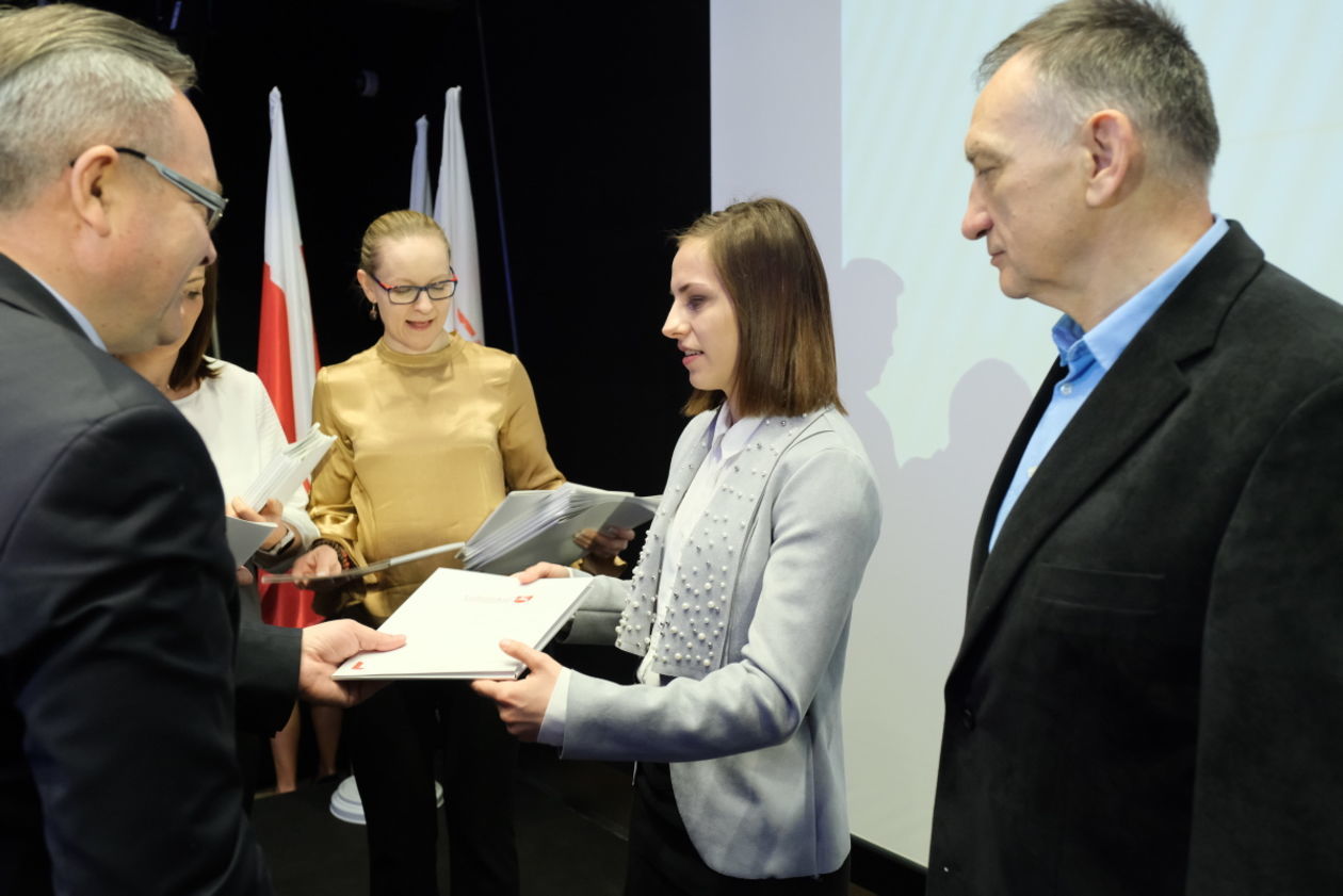  Dzień Olimpijczyka: wręczenie stypendiów sportowych Województwa Lubelskiego (zdjęcie 1) - Autor: Maciej Kaczanowski