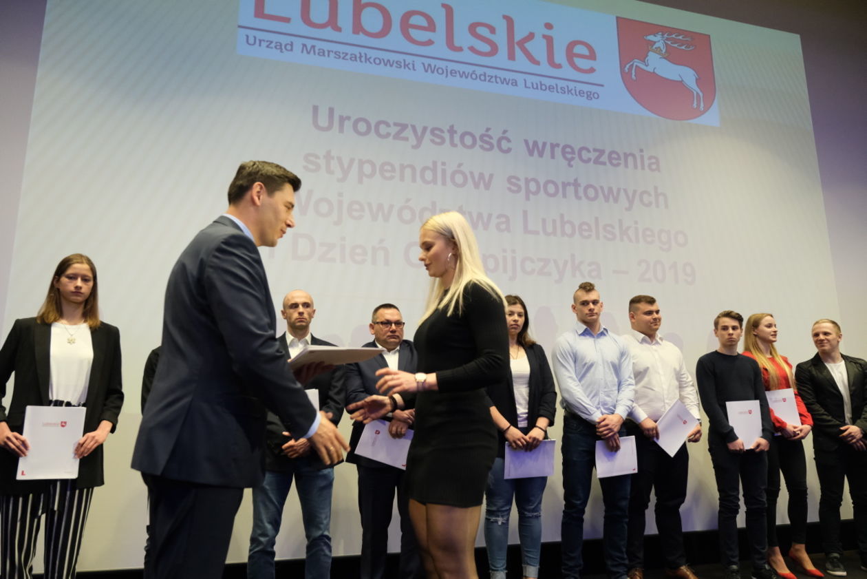  Dzień Olimpijczyka: wręczenie stypendiów sportowych Województwa Lubelskiego (zdjęcie 1) - Autor: Maciej Kaczanowski