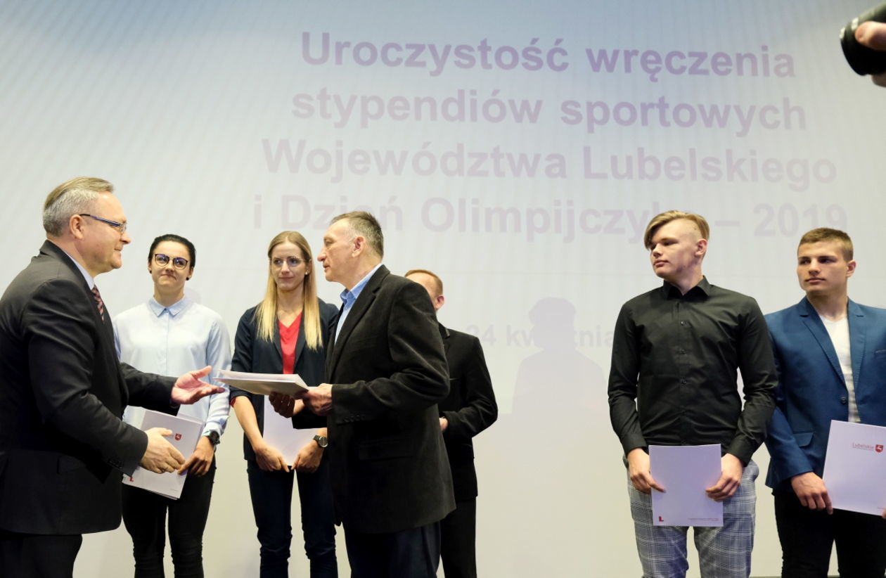  Dzień Olimpijczyka: wręczenie stypendiów sportowych Województwa Lubelskiego (zdjęcie 1) - Autor: Maciej Kaczanowski