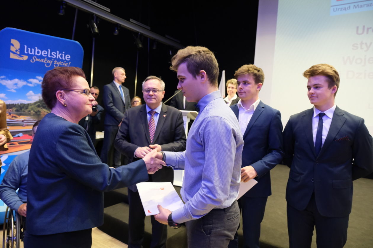  Dzień Olimpijczyka: wręczenie stypendiów sportowych Województwa Lubelskiego (zdjęcie 1) - Autor: Maciej Kaczanowski