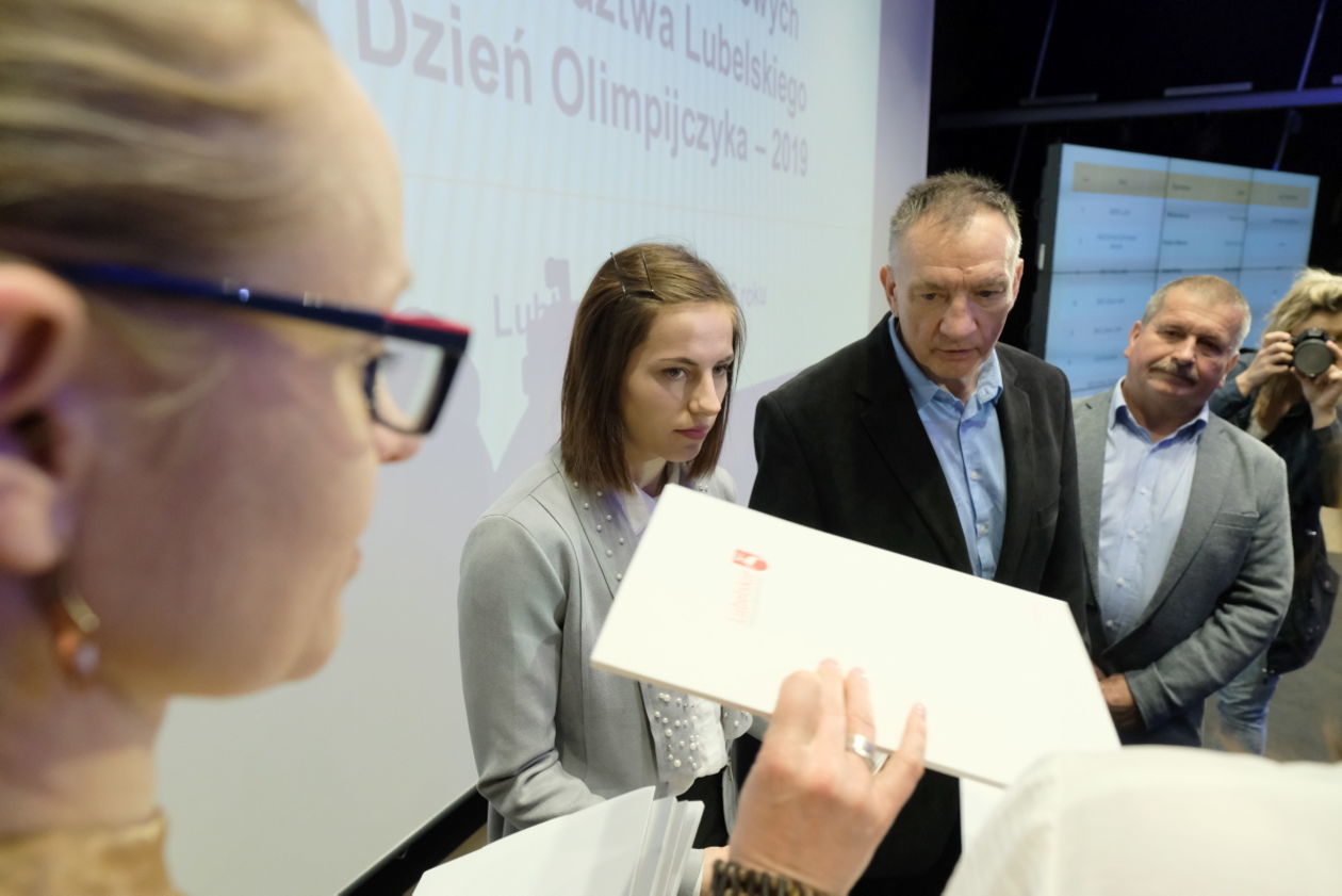 Dzień Olimpijczyka: wręczenie stypendiów sportowych Województwa Lubelskiego (zdjęcie 1) - Autor: Maciej Kaczanowski