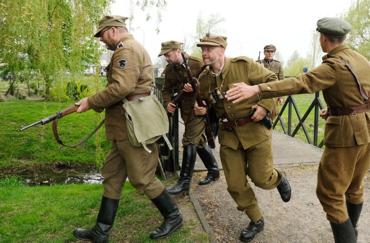  Rekonstrukcja: bitwa partyzantów w Bełżycach (zdjęcie 1) - Autor: Maciej Kaczanowski