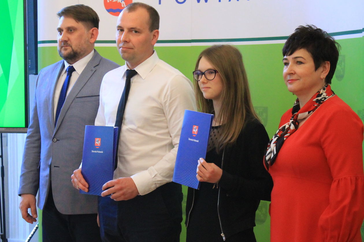  Puławscy sportowcy odebrali nagrody starosty (zdjęcie 1) - Autor: Radosław Szczęch