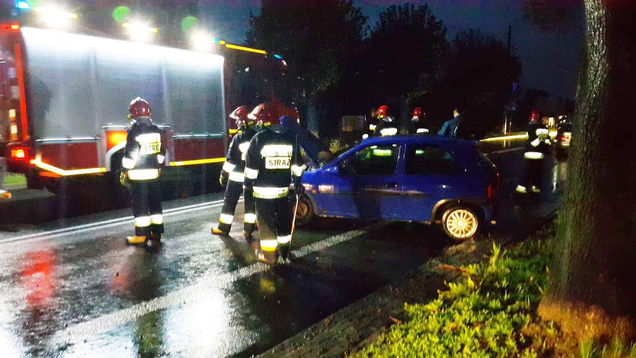  Wypadek w Kraśniku. Zderzyły się opel i BMW (zdjęcie 1) - Autor: Czytelnik Zbigniew Bielecki