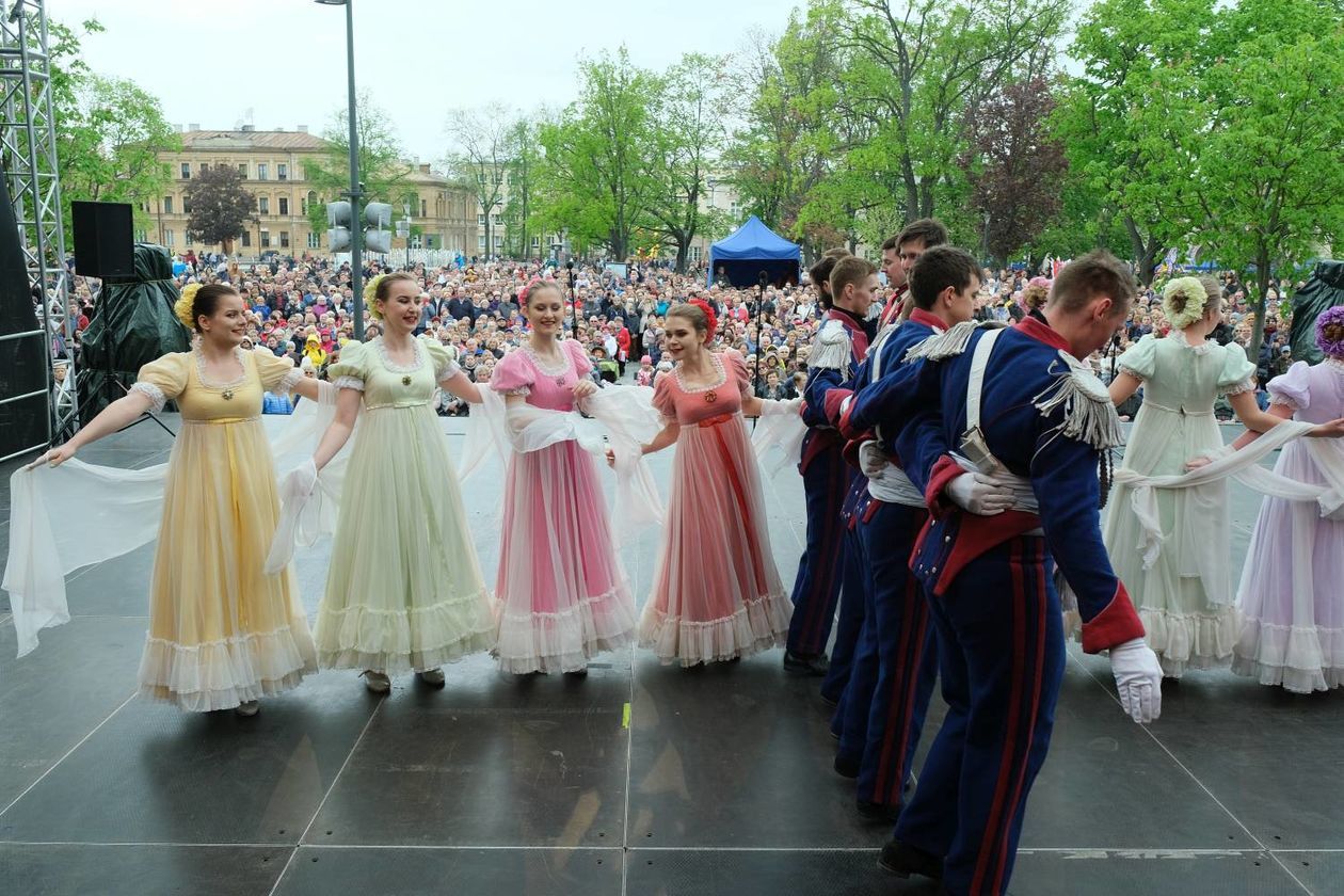  Występy poświęcone 200 rocznicy urodzin Stanisława Moniuszki (zdjęcie 1) - Autor: Maciej Kaczanowski