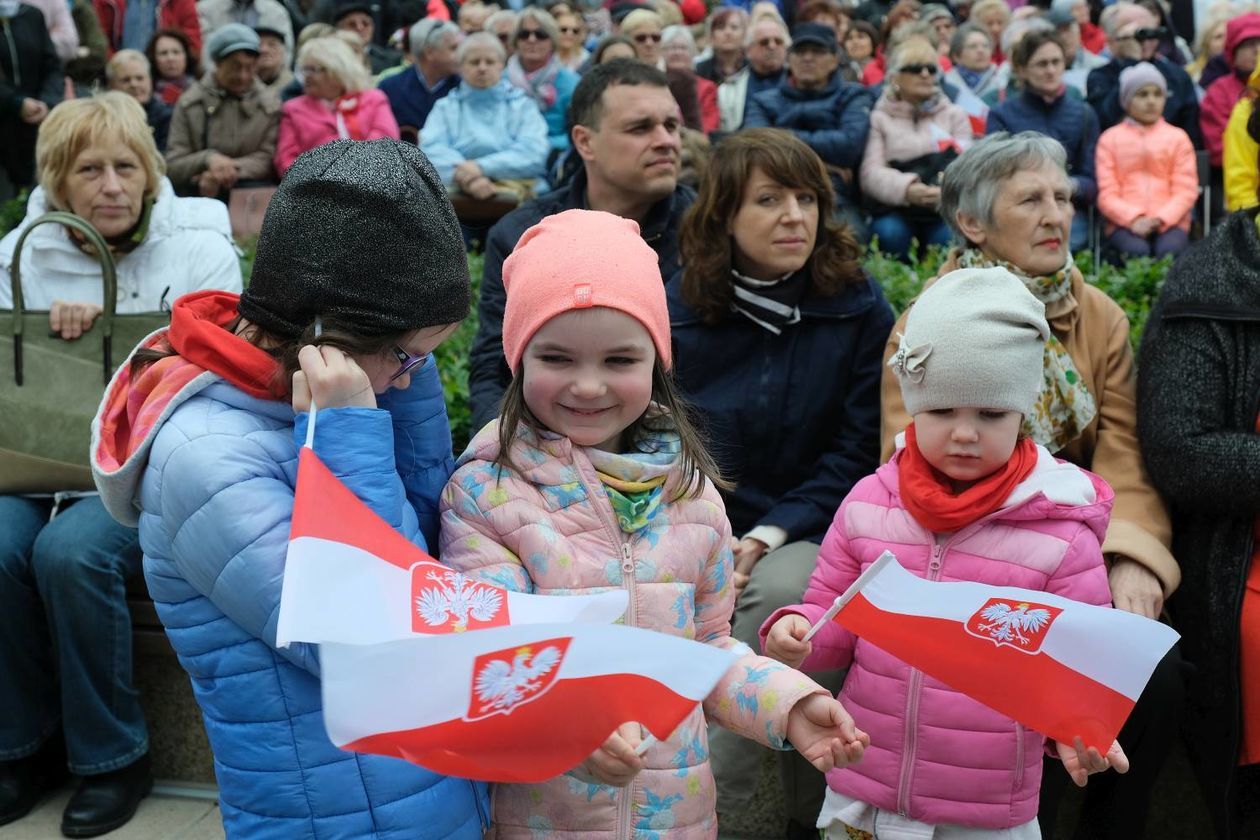  Występy poświęcone 200 rocznicy urodzin Stanisława Moniuszki (zdjęcie 1) - Autor: Maciej Kaczanowski