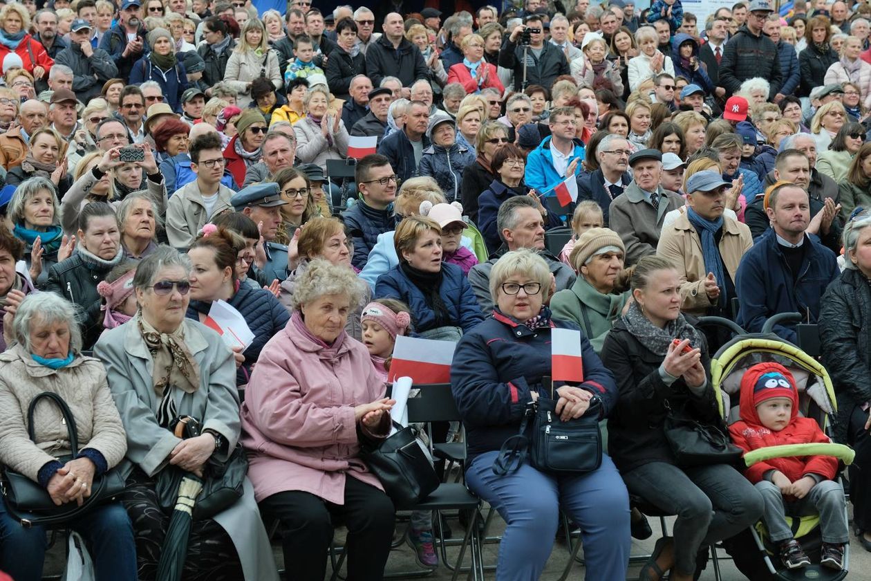  Występy poświęcone 200 rocznicy urodzin Stanisława Moniuszki (zdjęcie 1) - Autor: Maciej Kaczanowski