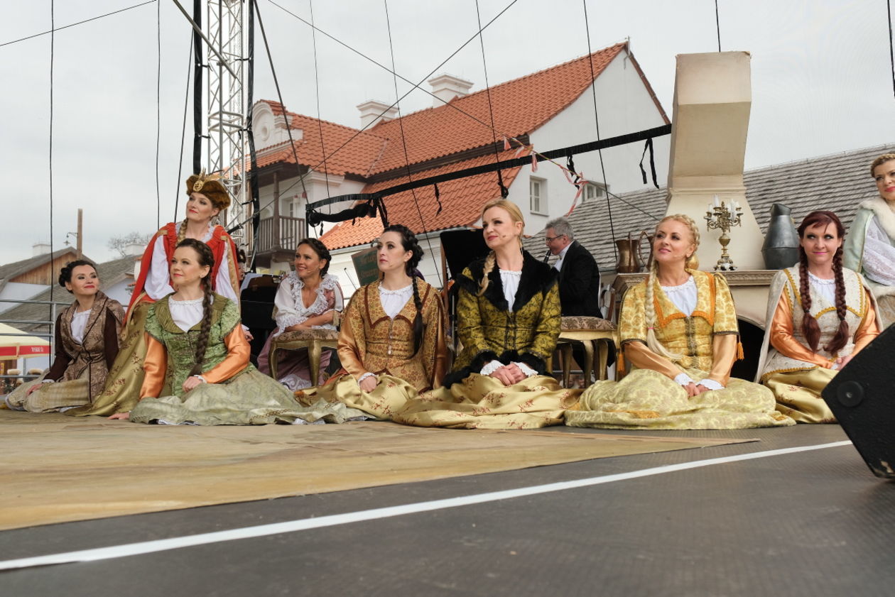  Skansen: Familijny piknik urodzinowy Stanisława Moniuszki (zdjęcie 1) - Autor: Maciej Kaczanowski