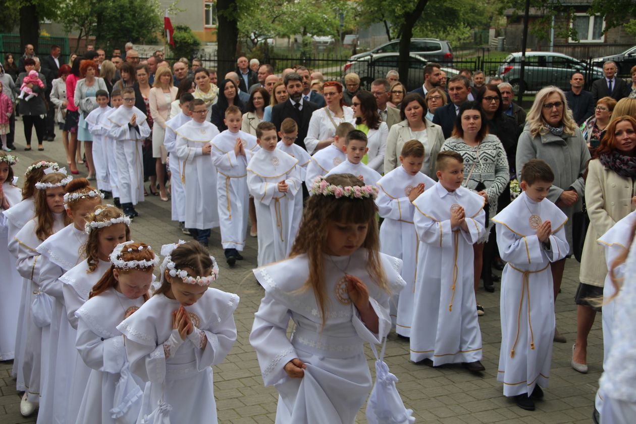  Pierwsza Komunia Święta w Parafii Wniębowzięcia NMP w Białej Podlaskiej (zdjęcie 1) - Autor: Ewelina Burda