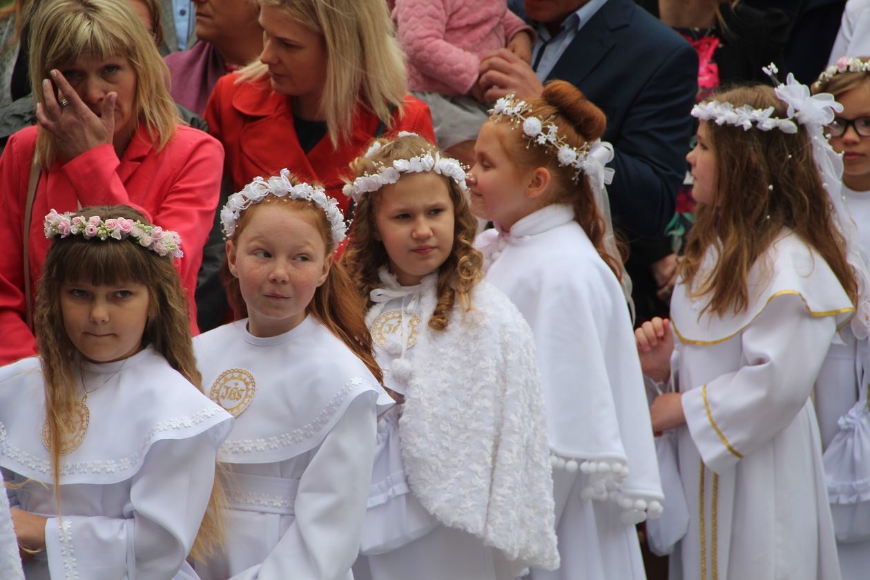  Pierwsza Komunia Święta w Parafii Wniębowzięcia NMP w Białej Podlaskiej (zdjęcie 1) - Autor: Ewelina Burda