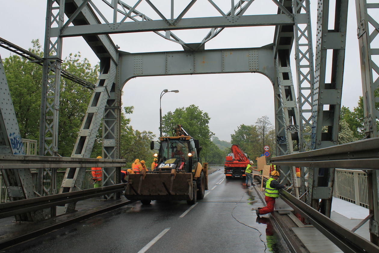  Rusza remont starego mostu (zdjęcie 12) - Autor: Radosław Szczęch