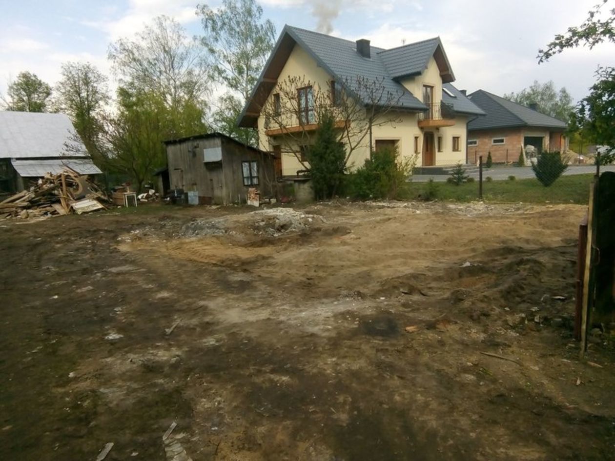  Pożar domu w Łukowie (zdjęcie 1) - Autor: Caritas Diecezji Siedleckiej