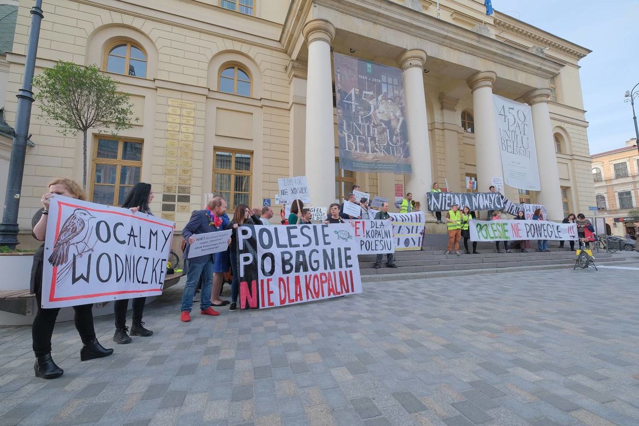  Pikieta przeciwko budowie nowych kopalni w woj. lubelskim (zdjęcie 1) - Autor: Maciej Kaczanowski