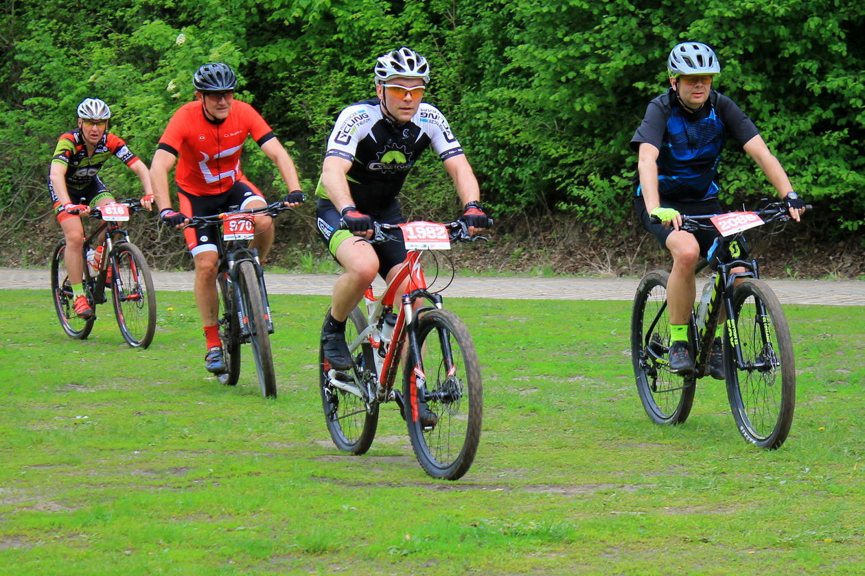  Cisowianka Mazovia MTB Marathon w Puławach (zdjęcie 1) - Autor: Radosław Szczęch