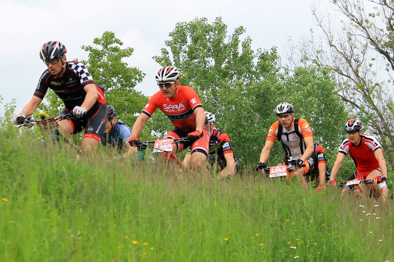  Cisowianka Mazovia MTB Marathon w Puławach (zdjęcie 1) - Autor: Radosław Szczęch