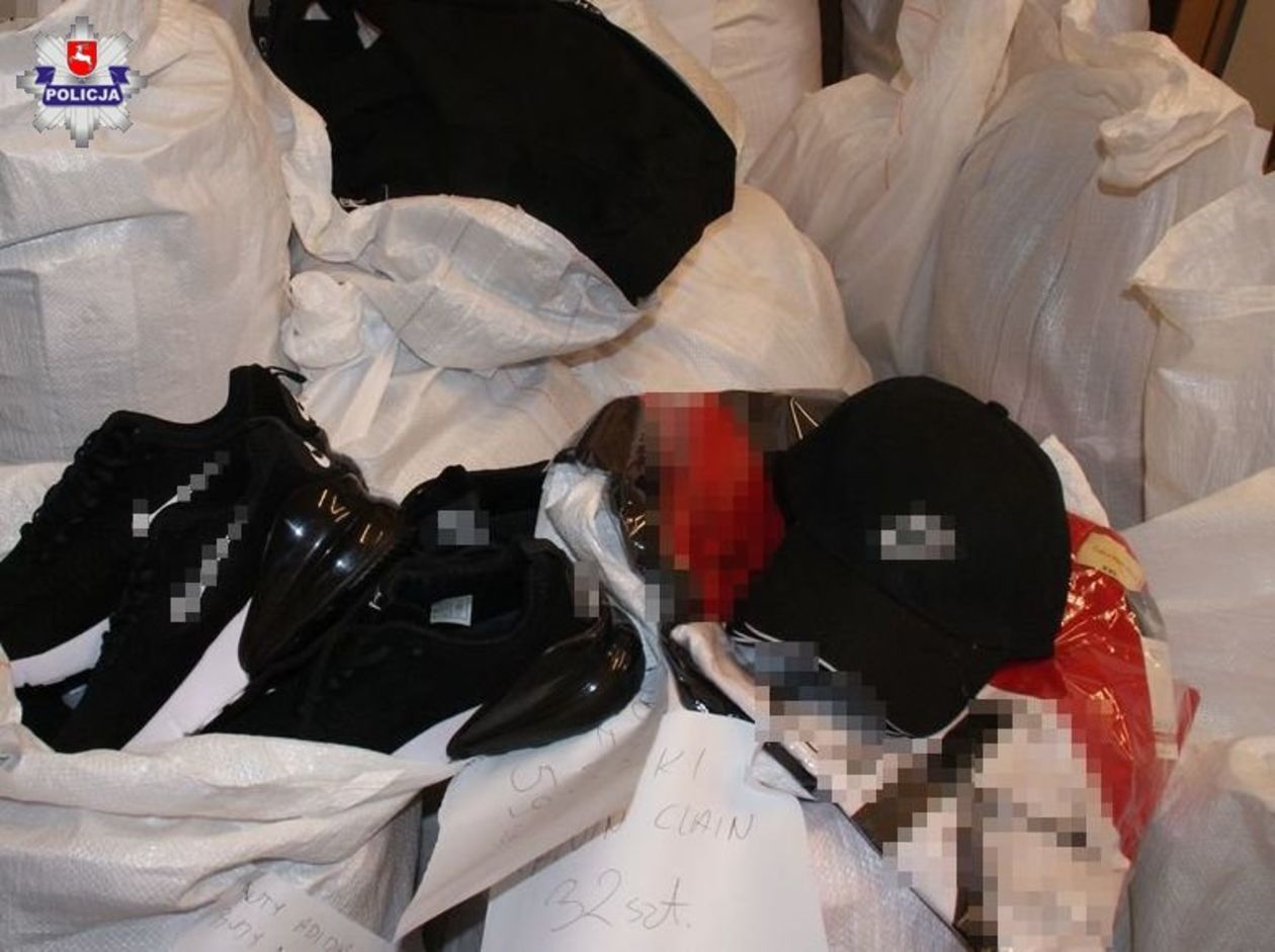 Bułgar posiedzi za podrabiane ubrania (zdjęcie 1) - Autor: Policja
