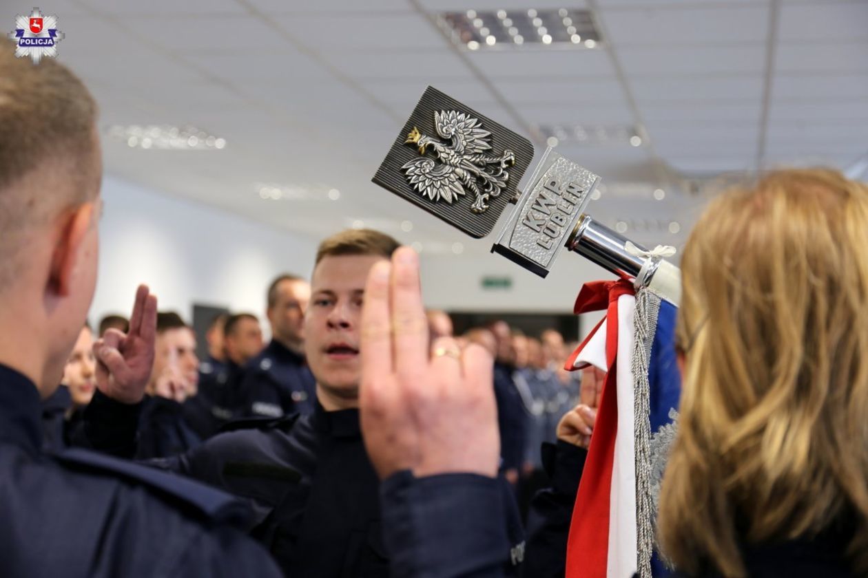  Nowi policjanci w lubelskim garnizonie (zdjęcie 1) - Autor: Policja