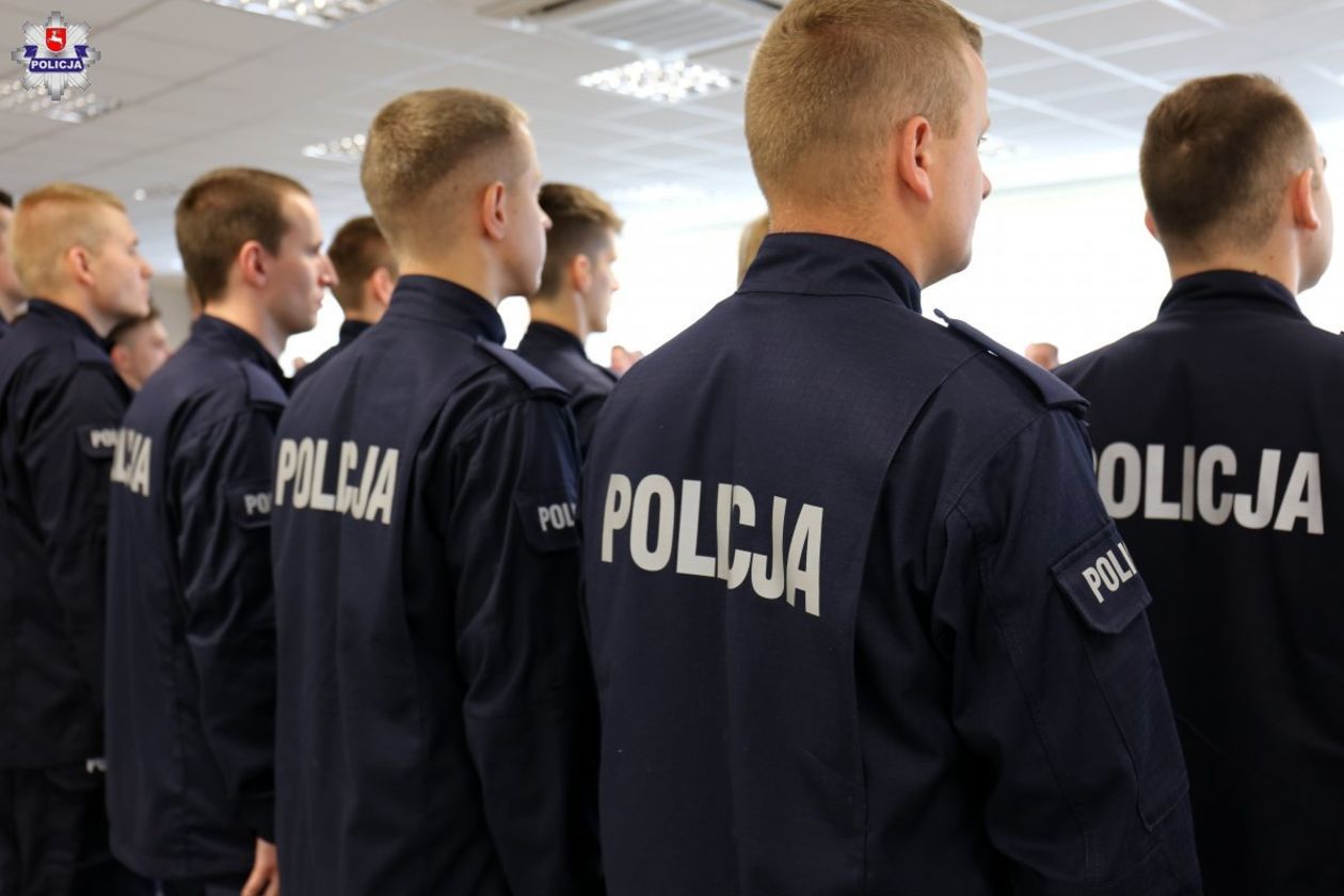  Nowi policjanci w lubelskim garnizonie (zdjęcie 1) - Autor: Policja