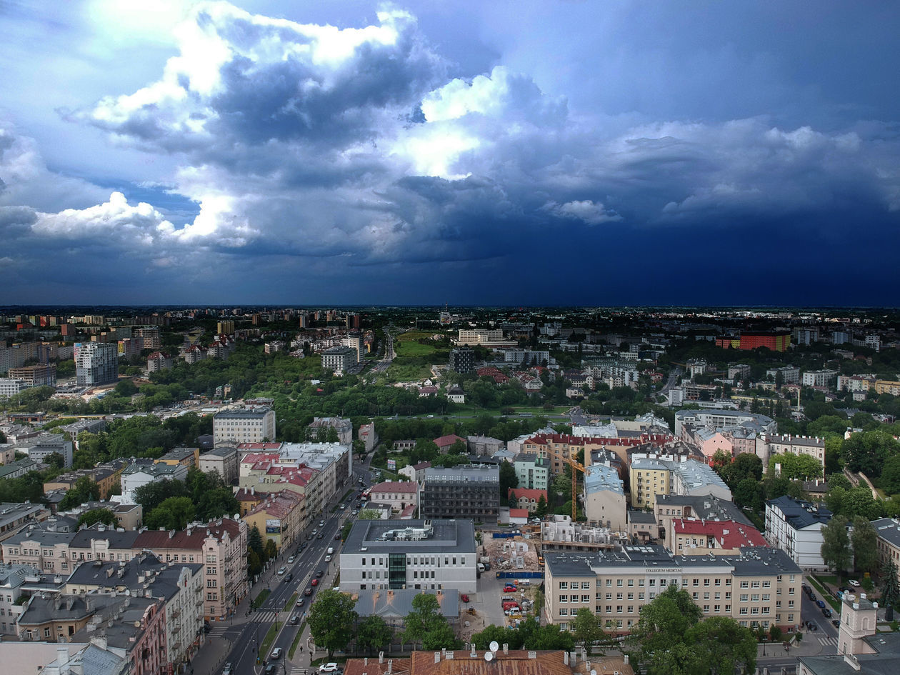 Burzowa chmura nad Lublinem