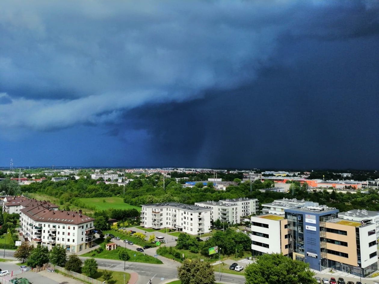  Burzowa chmura nad Lublinem  - Autor: Piotr Piekut