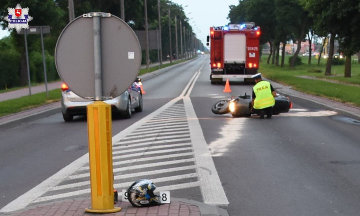  Radzyń Podlaski: Motocyklista uderzył w znak drogowy (zdjęcie 1) - Autor: Policja