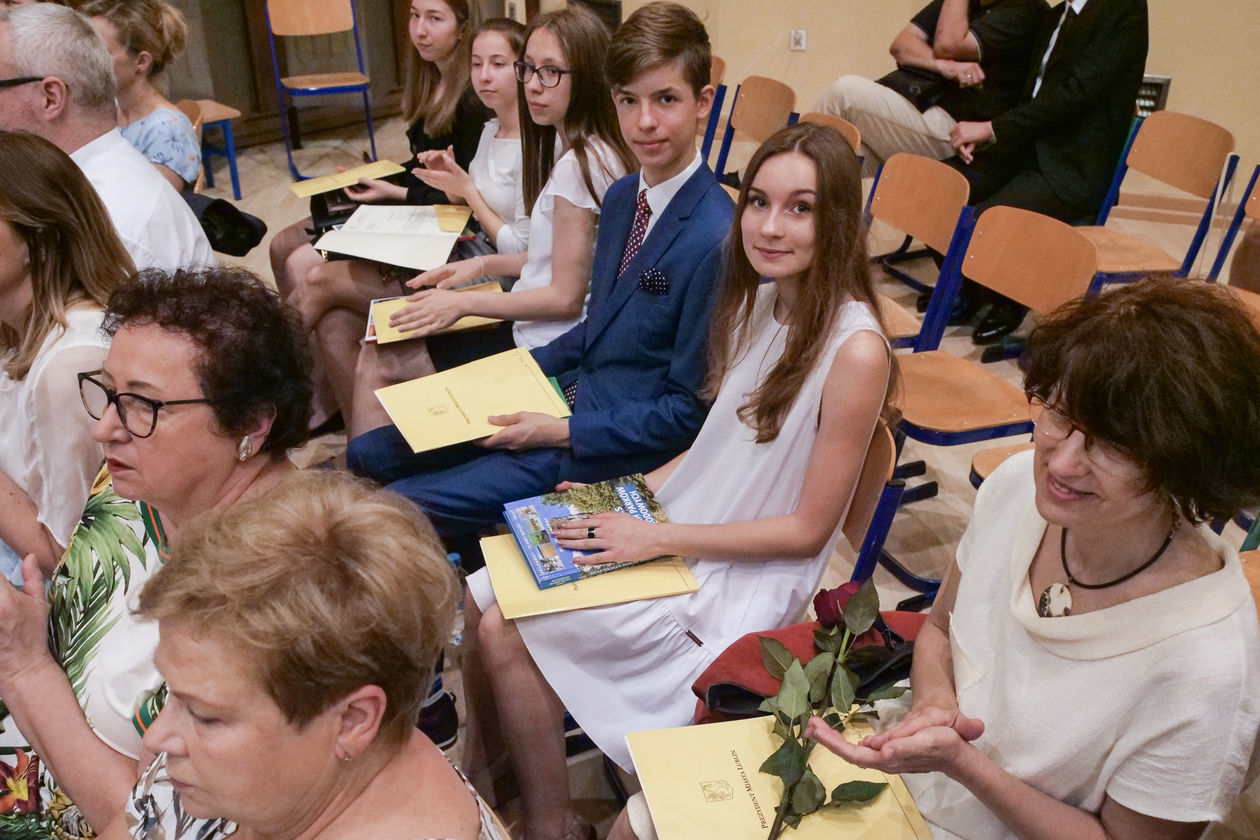 Spotkanie z laureatami konkursów i olimpiad ze szkół gimnazjalnych (zdjęcie 1) - Autor: Krzysztof Mazur