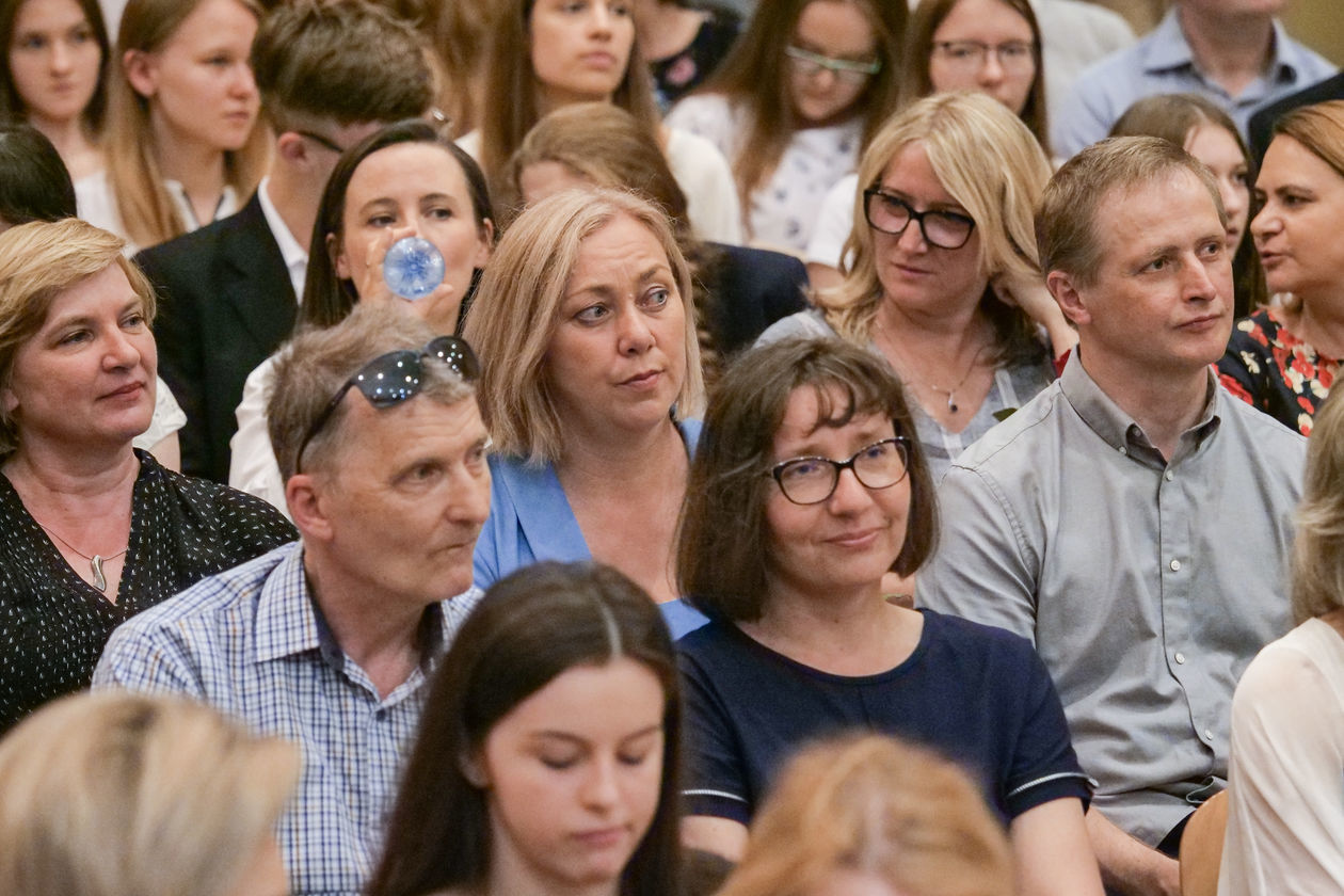  Spotkanie z laureatami konkursów i olimpiad ze szkół gimnazjalnych (zdjęcie 1) - Autor: Krzysztof Mazur