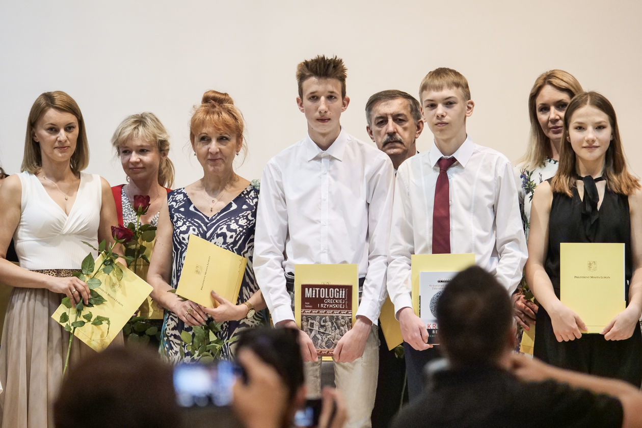  Spotkanie z laureatami konkursów i olimpiad ze szkół gimnazjalnych (zdjęcie 1) - Autor: Krzysztof Mazur