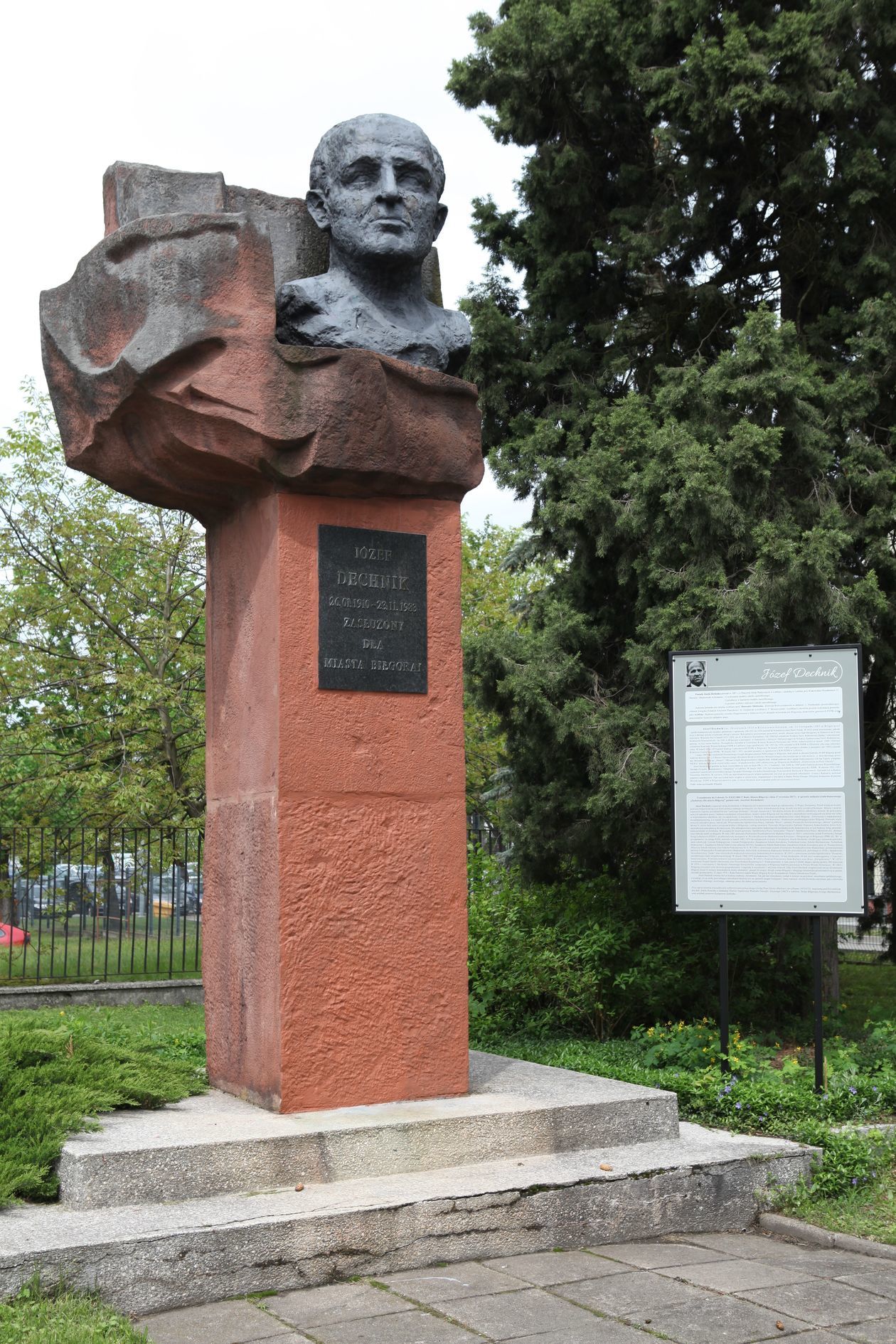 Pomnik Józefa Dechnika w Biłgoraju