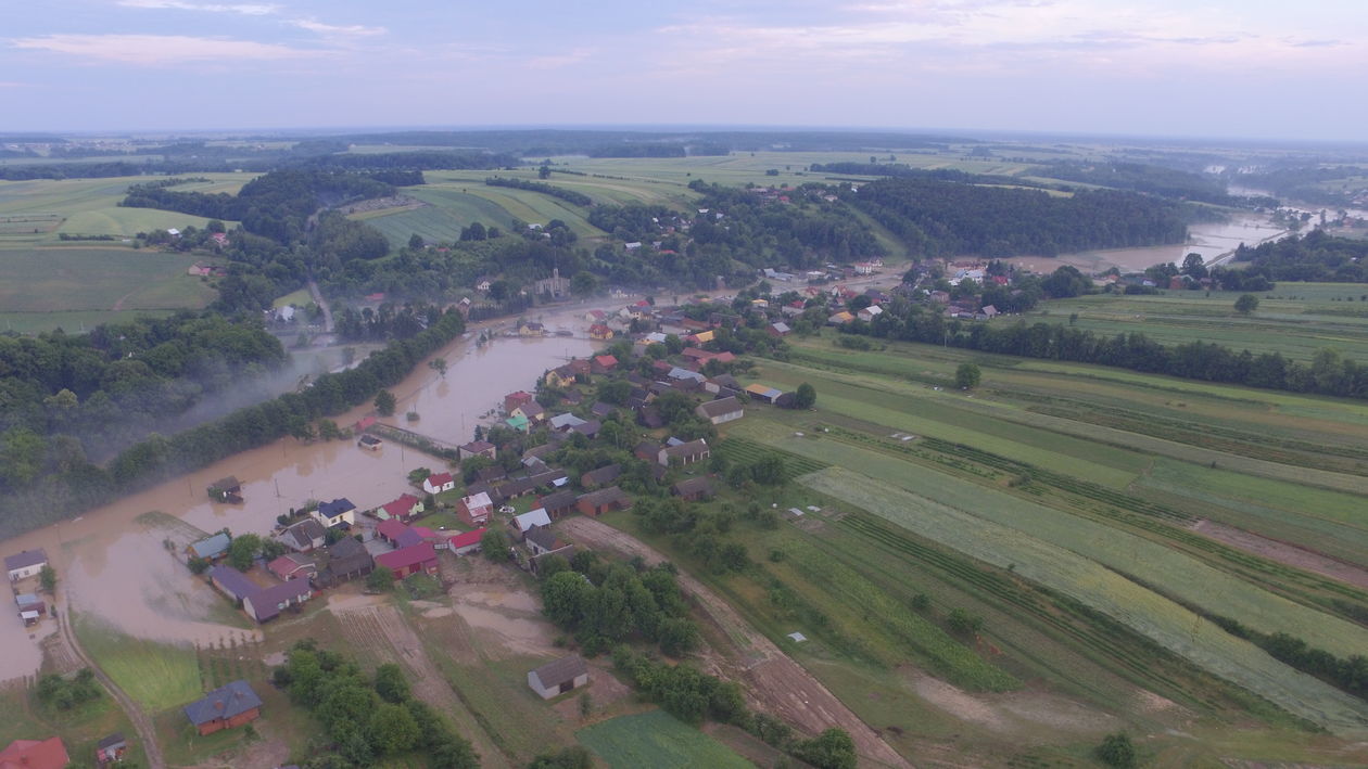  Wierzchowiska Pierwsze i Drugie po ogromnej ulewie (zdjęcie 1) - Autor: Hubert Ryfiński