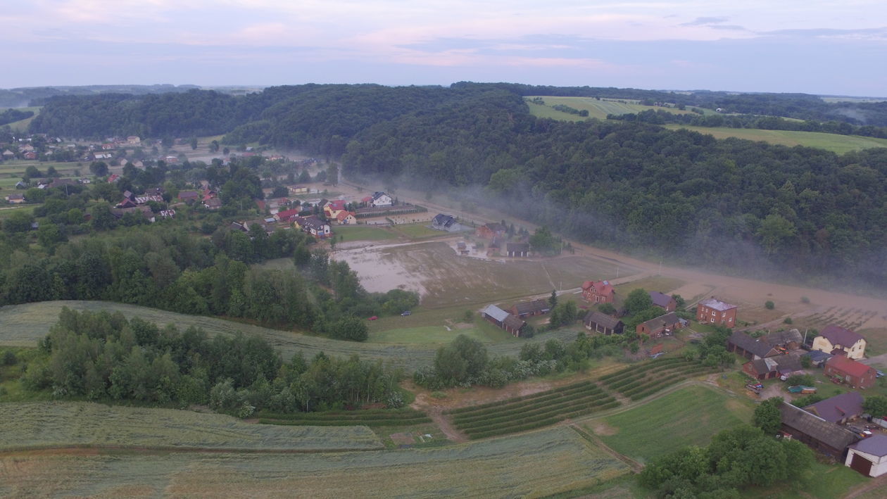  Wierzchowiska Pierwsze i Drugie po ogromnej ulewie (zdjęcie 1) - Autor: Hubert Ryfiński