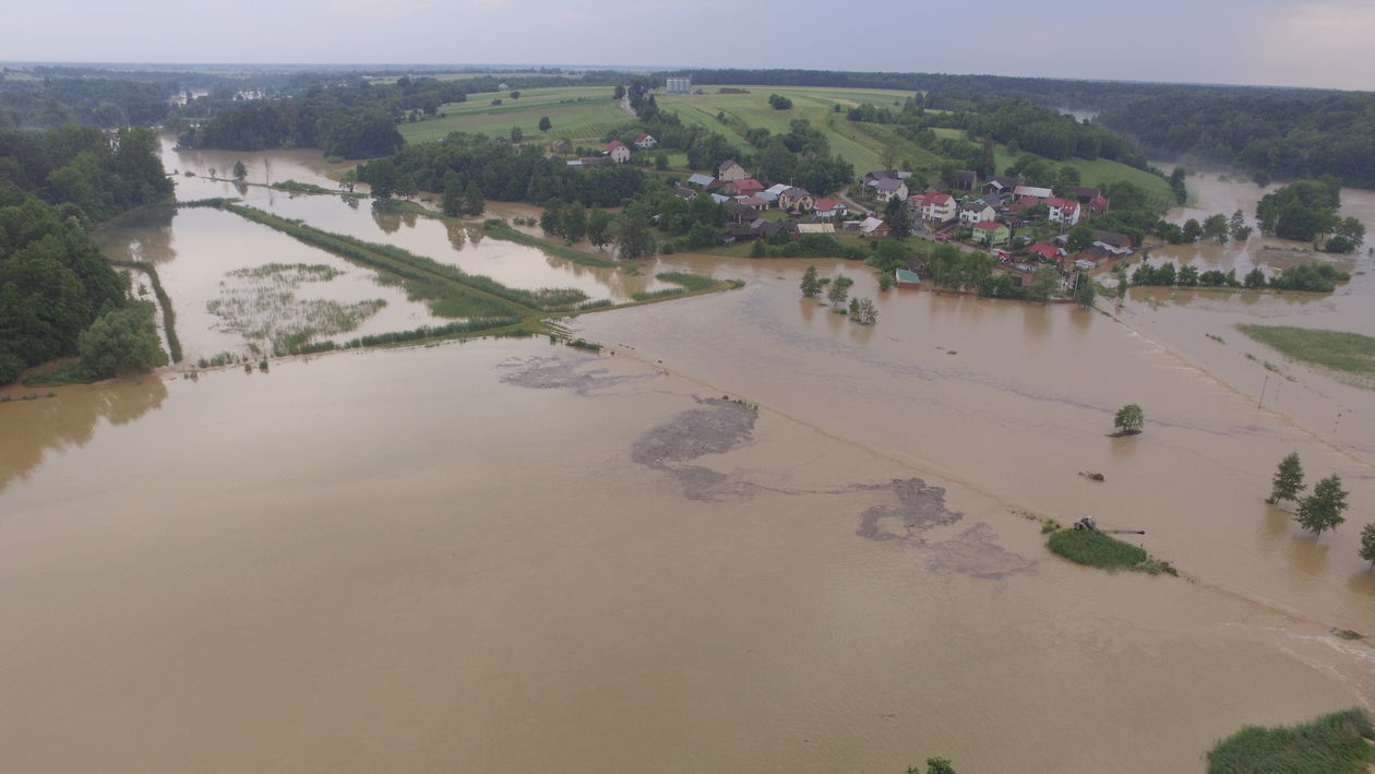  Wierzchowiska Pierwsze i Drugie po ogromnej ulewie (zdjęcie 1) - Autor: Hubert Ryfiński