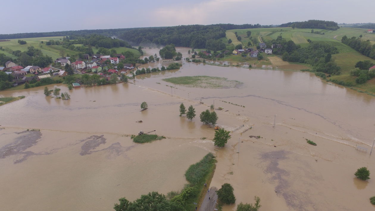  Wierzchowiska Pierwsze i Drugie po ogromnej ulewie (zdjęcie 1) - Autor: Hubert Ryfiński