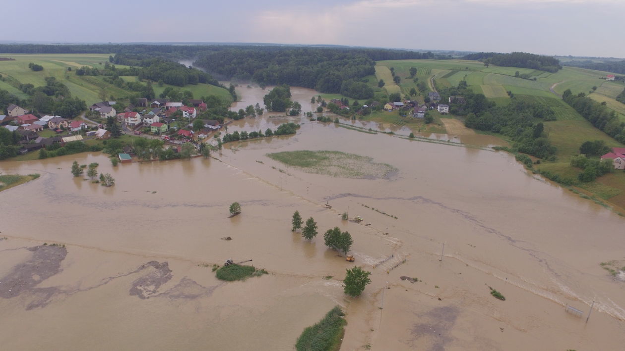  Wierzchowiska Pierwsze i Drugie po ogromnej ulewie (zdjęcie 1) - Autor: Hubert Ryfiński