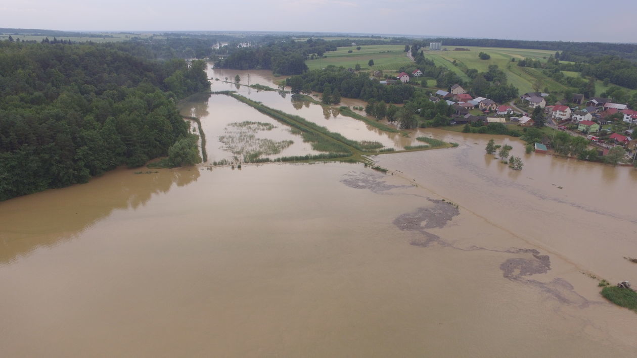  Wierzchowiska Pierwsze i Drugie po ogromnej ulewie (zdjęcie 1) - Autor: Hubert Ryfiński