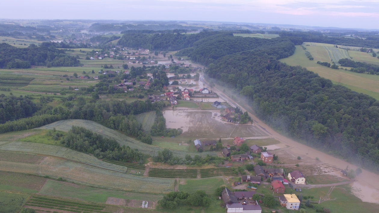  Wierzchowiska Pierwsze i Drugie po ogromnej ulewie (zdjęcie 1) - Autor: Hubert Ryfiński