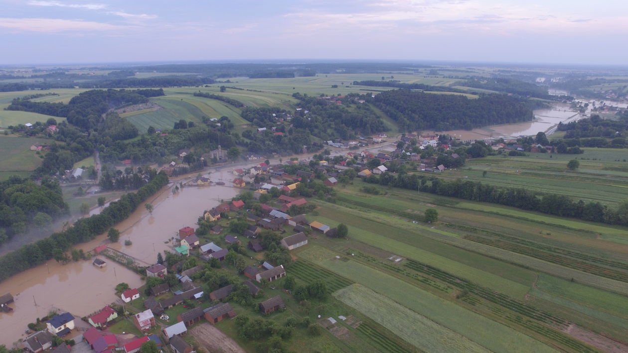  Wierzchowiska Pierwsze i Drugie po ogromnej ulewie (zdjęcie 1) - Autor: Hubert Ryfiński