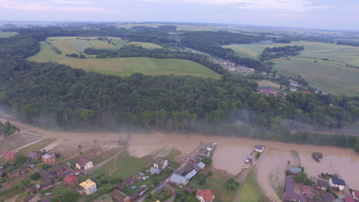  Wierzchowiska Pierwsze i Drugie po ogromnej ulewie (zdjęcie 1) - Autor: Hubert Ryfiński