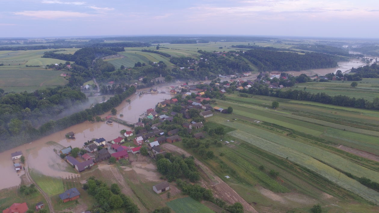  Wierzchowiska Pierwsze i Drugie po ogromnej ulewie (zdjęcie 1) - Autor: Hubert Ryfiński