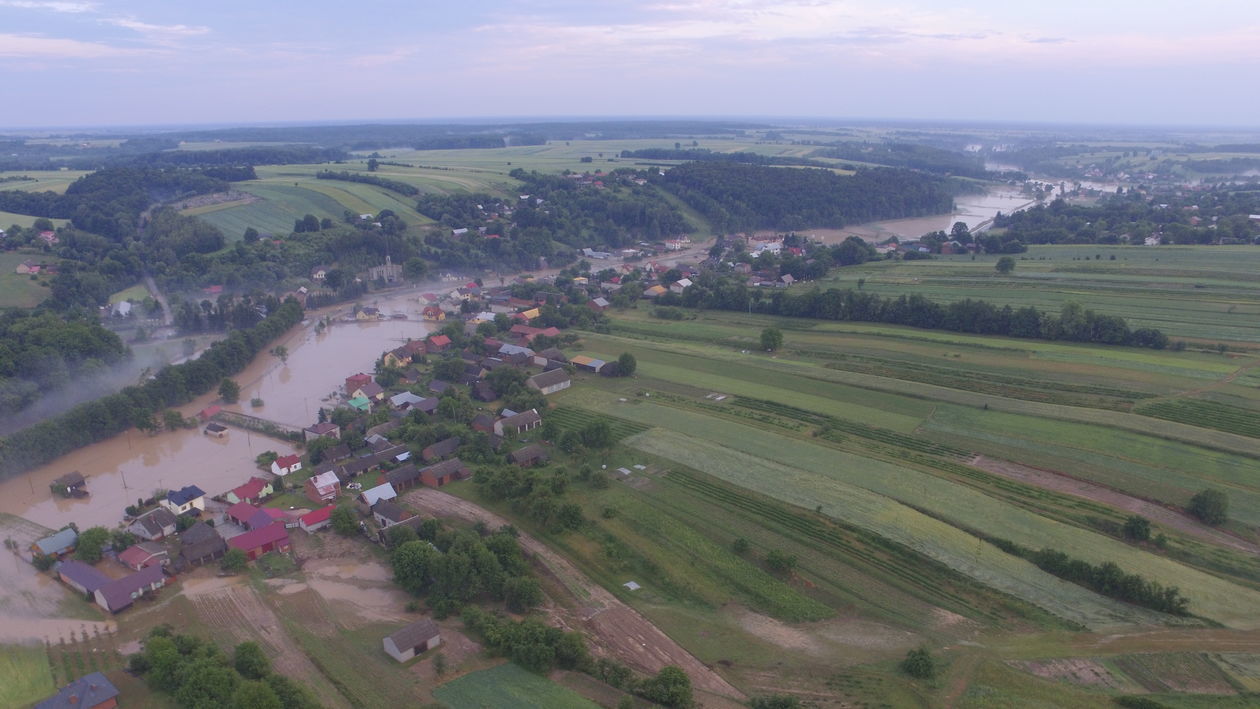  Wierzchowiska Pierwsze i Drugie po ogromnej ulewie (zdjęcie 1) - Autor: Hubert Ryfiński